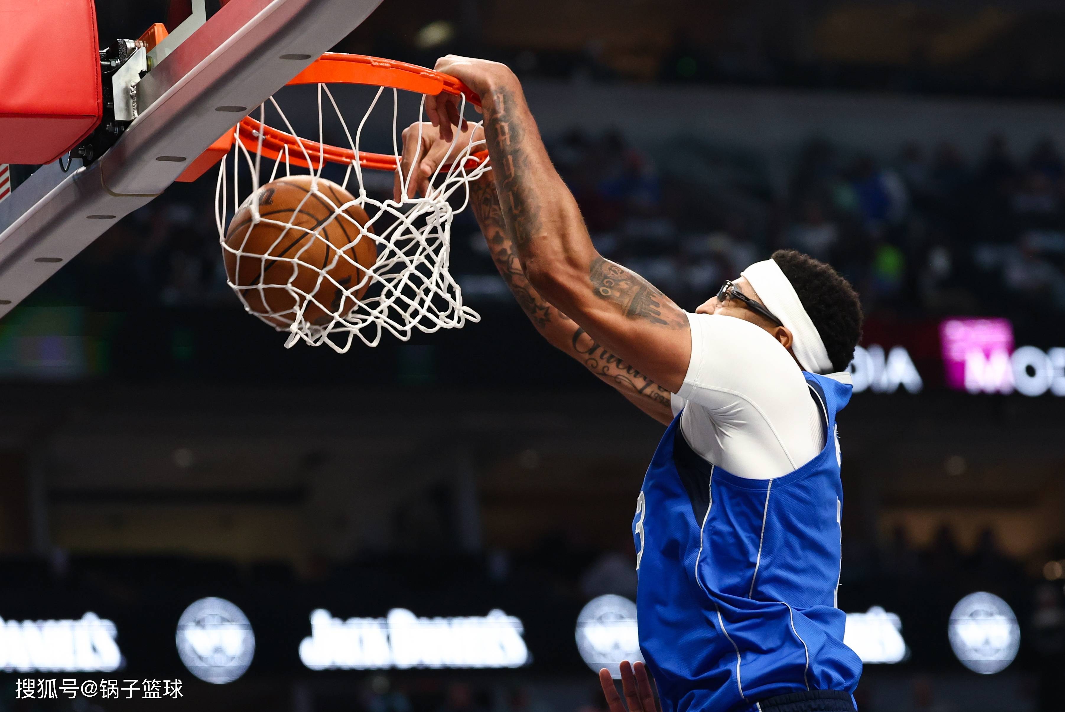 包含离谱！詹姆斯与70激战雄鹿分钟赛后达拉斯独行侠调整名单以备CBA常规赛，Ning在曼联比赛中晋级的词条